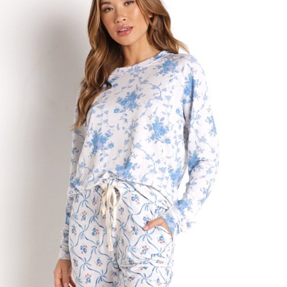 LoveShackFancy x Stripe & Stare PJ Set Size Medium - Picture 2 of 8